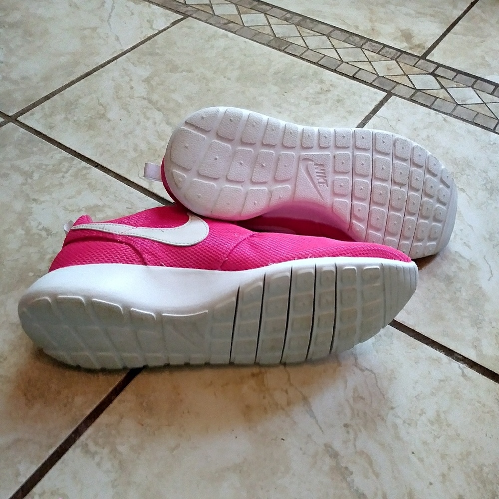 Nike Roshe - Picture 2 of 3
